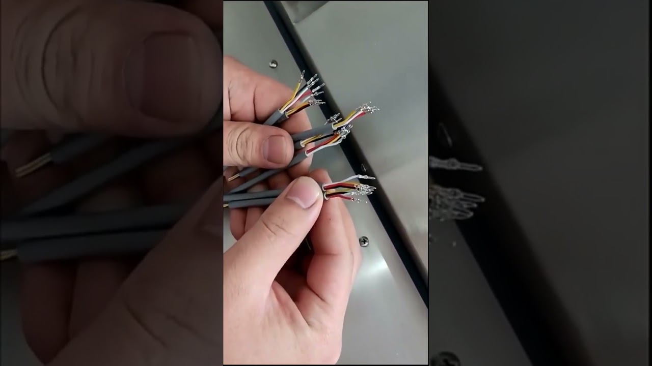 ماكينة تجريد وكبس طرفيات الكابلات متعددة النواة - عالية السرعة ونصف أوتوماتيكية